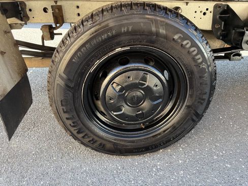 Used 2018 Ford Transit 250 138 image 35