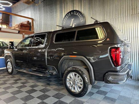 Used 2020 GMC Sierra 2500 Denali w/ Denali Ultimate Package AWD/4WD image 4