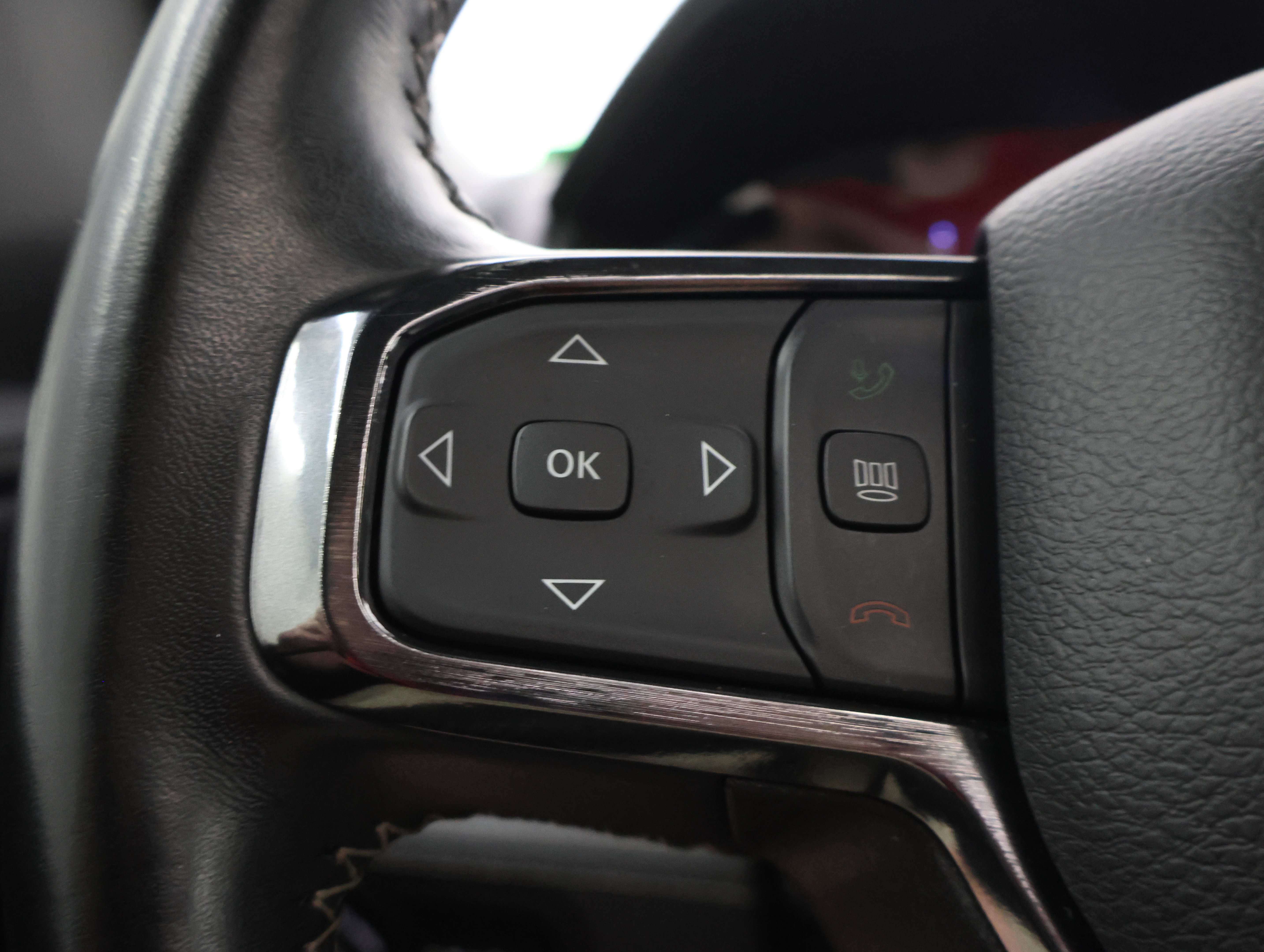 Used 2023 RAM 1500 Limited w/ Night Edition AWD/4WD image 15
