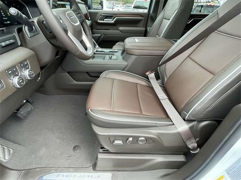 New 2026 GMC Sierra 2500 Denali w/ Denali Reserve Package image 13