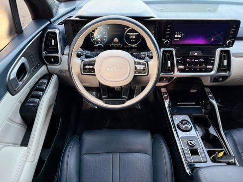 Used 2022 Kia Sorento SX Prestige w/ Panoramic Sunroof Package image 16