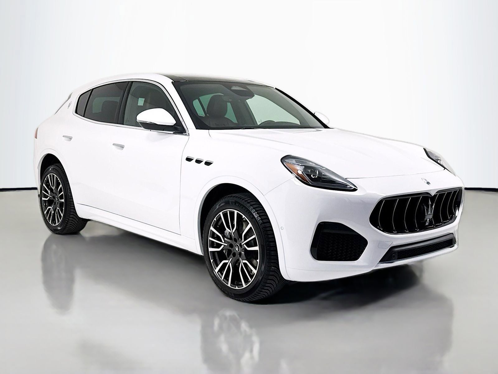 Used 2025 Maserati Grecale GT AWD/4WD image 1