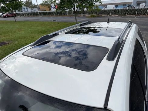 Used 2011 GMC Acadia SLT image 25