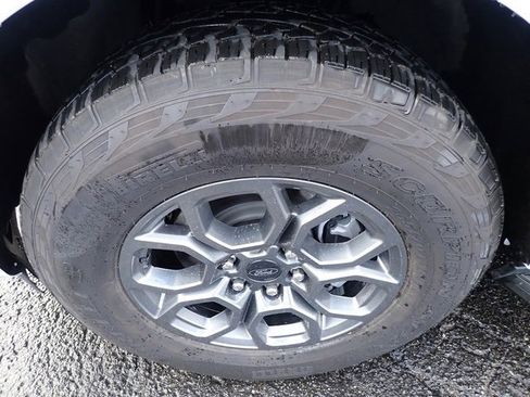 Used 2025 Ford Expedition Active image 13