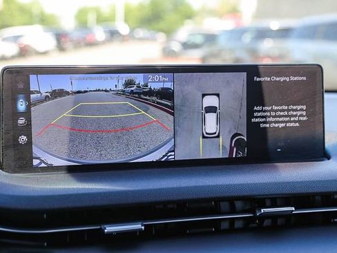 Used 2023 Genesis Electrified GV70 AWD/4WD image 28