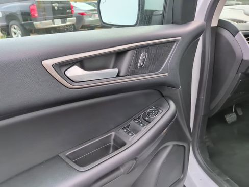 Used 2022 Ford Edge SEL AWD/4WD image 16