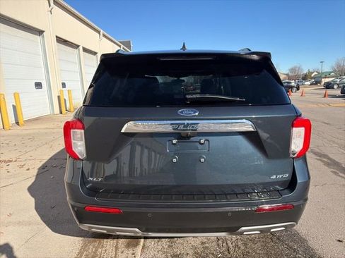 Used 2023 Ford Explorer XLT w/ Equipment Group 202A image 5
