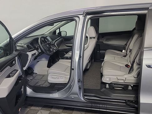 Used 2023 Honda Odyssey EX-L image 17