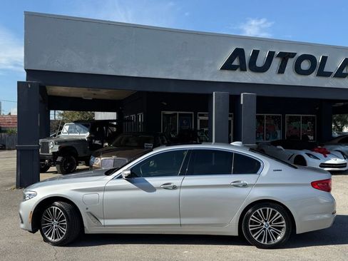 Used 2018 BMW 530e w/ Premium Package 2 image 3