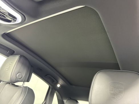 Certified 2025 Porsche Macan image 23