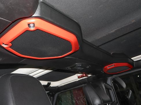 Used 2019 Jeep Wrangler Unlimited Sahara AWD/4WD image 19