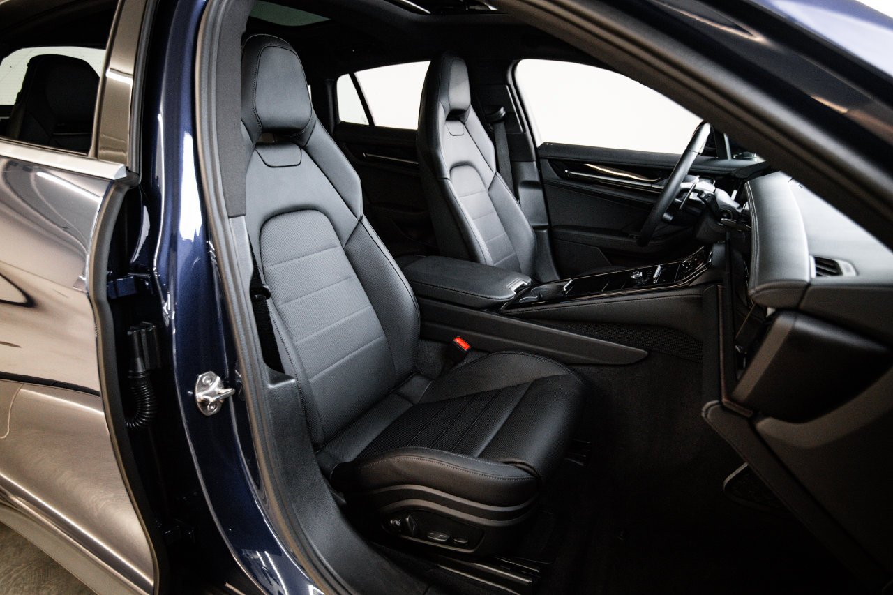 Certified 2026 Porsche Panamera RWD image 30