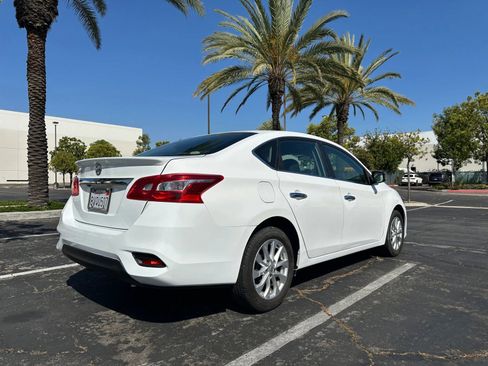 Used 2018 Nissan Sentra S w/ Appearance Package FWD image 2