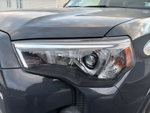 Certified 2024 Toyota 4Runner SR5 Premium image 9