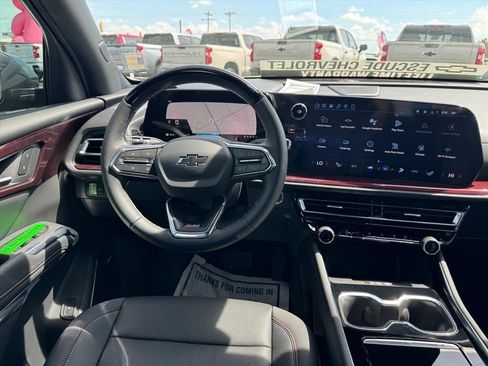 New 2026 Chevrolet Traverse Z71 w/ Enhanced Driving Package AWD/4WD image 11