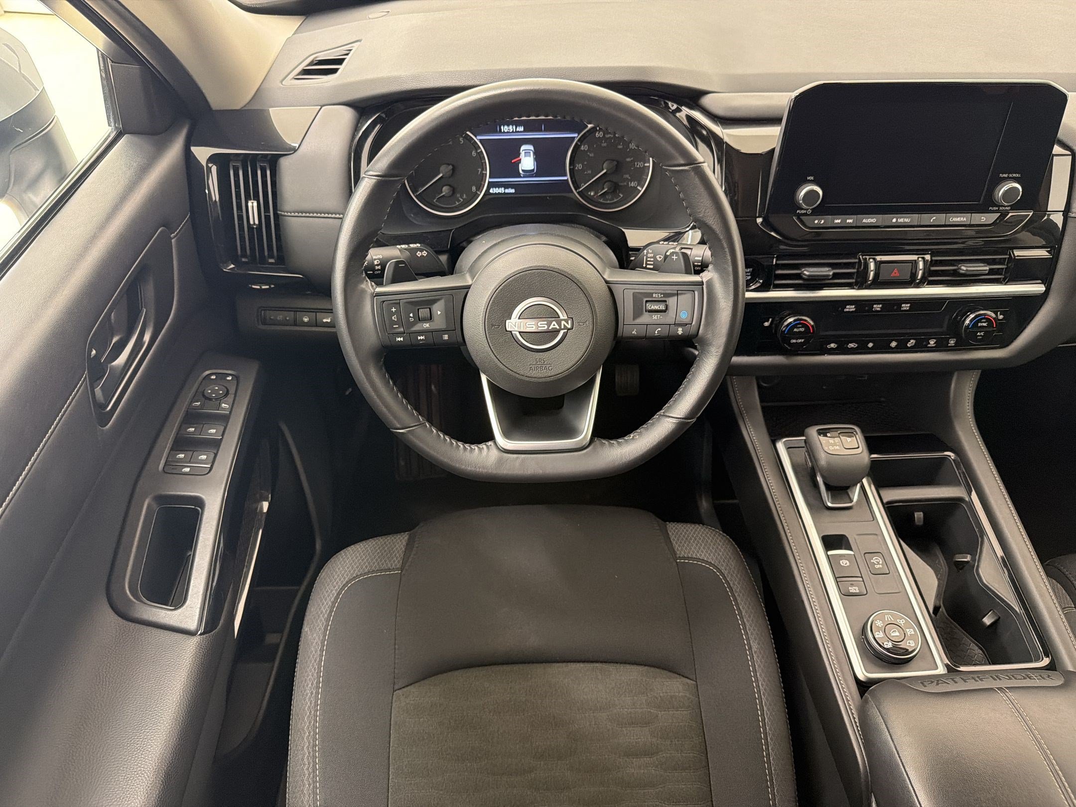 Used 2025 Nissan Pathfinder SV AWD/4WD image 25
