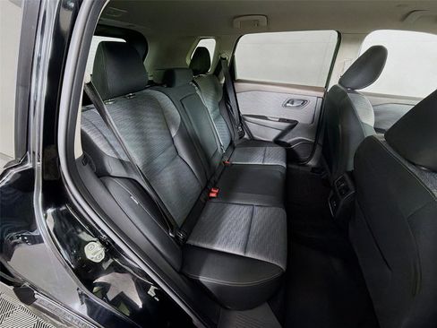 Used 2023 Nissan Rogue SV AWD/4WD image 25