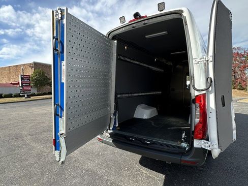 Used 2022 Mercedes-Benz Sprinter 3500 image 11