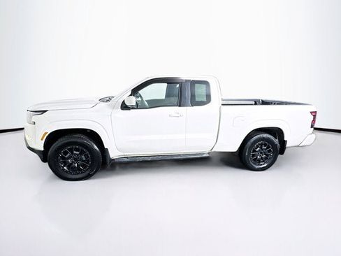 Used 2022 Nissan Frontier SV image 8