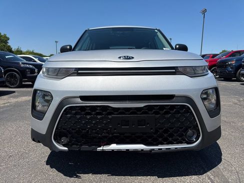 Used 2021 Kia Soul LX FWD image 2