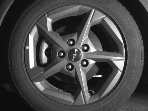 Used 2025 Kia K4 FWD image 12