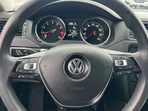 Used 2015 Volkswagen Jetta S image 19