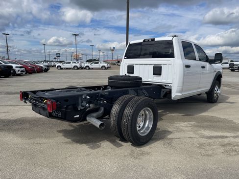 New 2025 RAM 3500 Tradesman AWD/4WD image 4