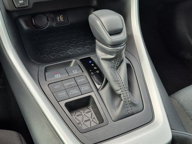 Certified 2025 Toyota RAV4 XLE AWD/4WD image 15