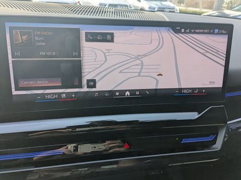 Used 2024 BMW 530i 530i w/ Premium Package image 8