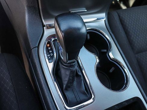 Used 2019 Jeep Grand Cherokee Laredo RWD image 26