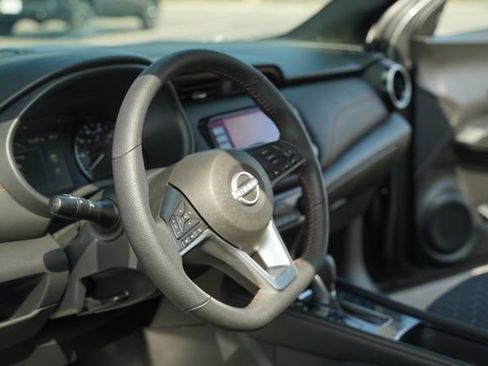 Used 2024 Nissan Kicks SR image 28