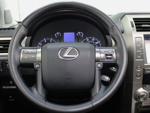 Used 2017 Lexus GX 460 image 59
