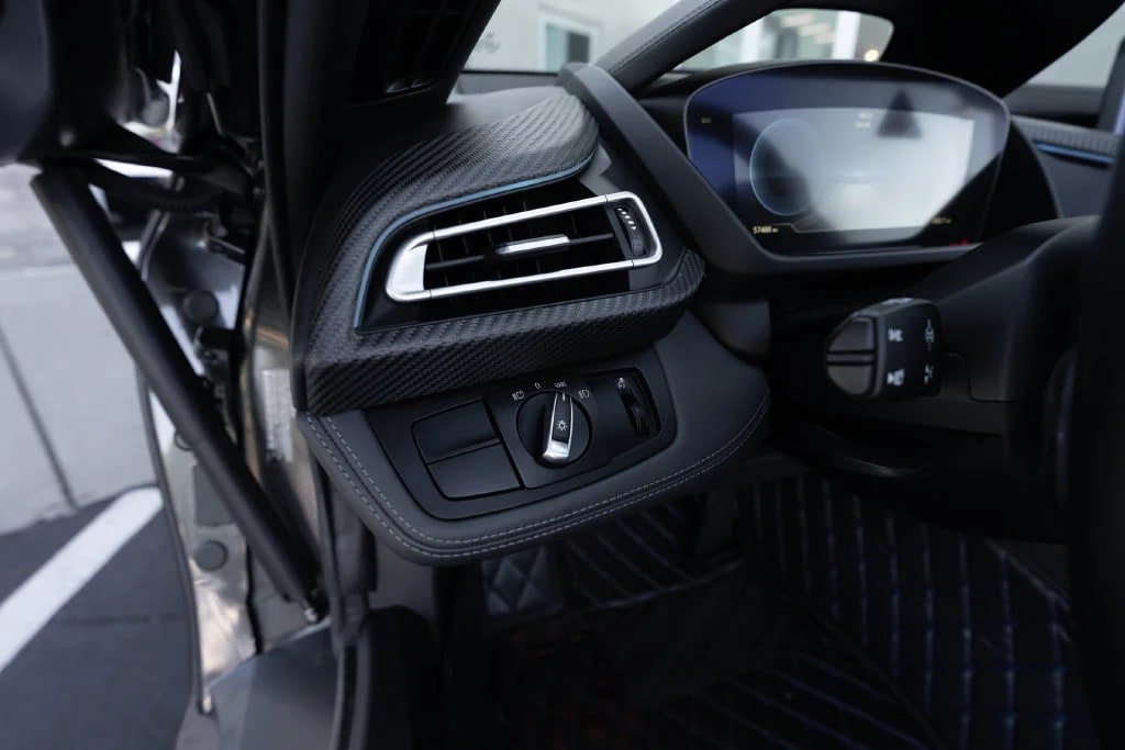 Used 2019 BMW i8 Roadster AWD/4WD image 26
