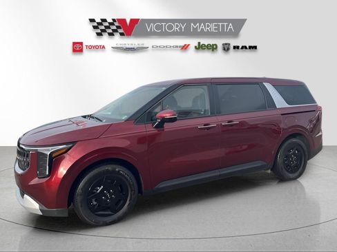 Used 2025 Kia Carnival image 8