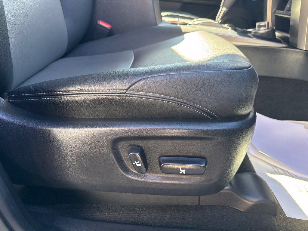 Used 2020 Toyota 4Runner SR5 Premium w/ Moonroof Package AWD/4WD image 37