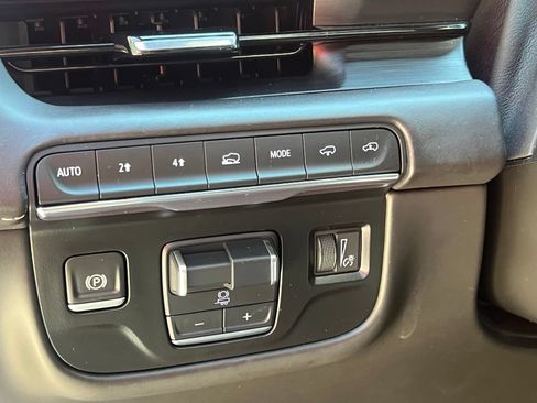 Used 2024 Cadillac Escalade Sport Platinum AWD/4WD image 30