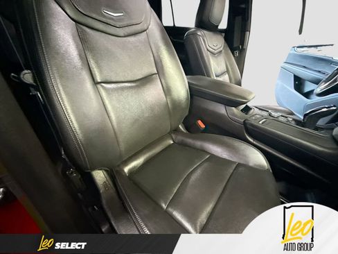 Used 2023 Cadillac XT6 Sport AWD/4WD image 33