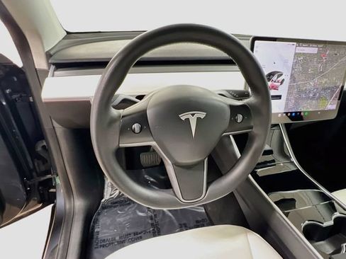 Used 2021 Tesla Model Y Long Range AWD/4WD image 10
