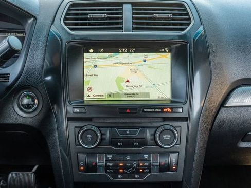 Used 2018 Ford Explorer XLT w/ Equipment Group 202A image 25