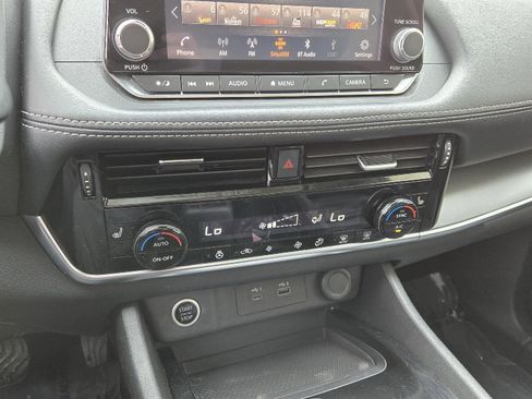 Used 2021 Nissan Rogue SV w/ Premium Package AWD/4WD image 27