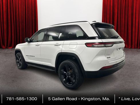 Used 2023 Jeep Grand Cherokee Limited w/ Black Appearance Package AWD/4WD image 6