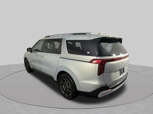 Used 2025 Kia Carnival EX FWD image 34