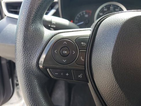 Used 2021 Toyota Corolla LE image 29