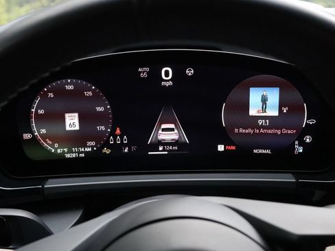 Certified 2024 Porsche Macan Turbo Electric AWD/4WD image 29