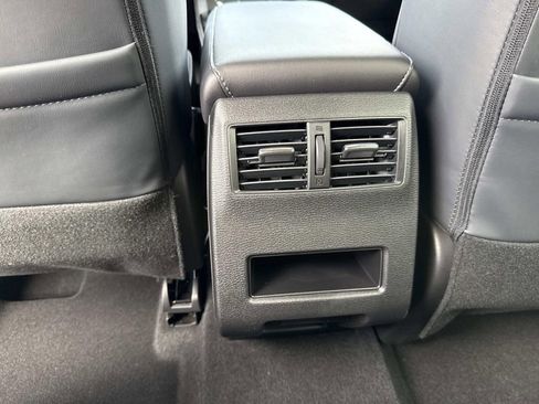 New 2026 Mitsubishi Outlander SE FWD image 17