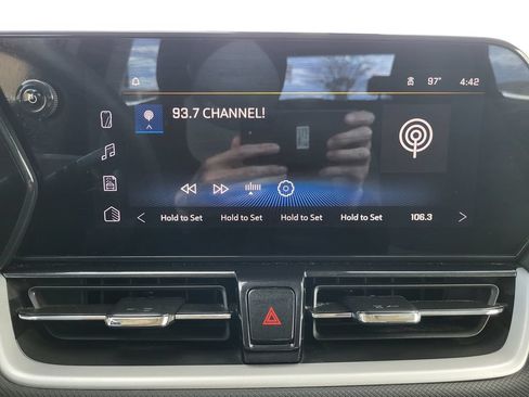 Used 2024 Chevrolet TrailBlazer LT FWD image 13
