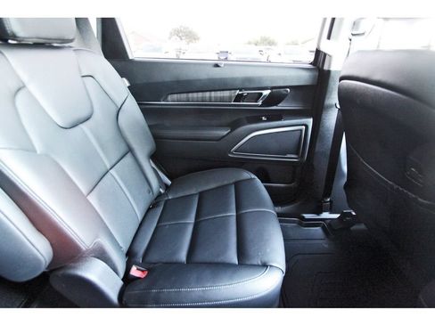 Used 2025 Kia Telluride EX w/ EX Captain's Chair Package FWD image 8