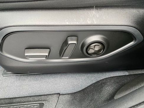 Used 2023 Jeep Grand Cherokee Altitude image 18