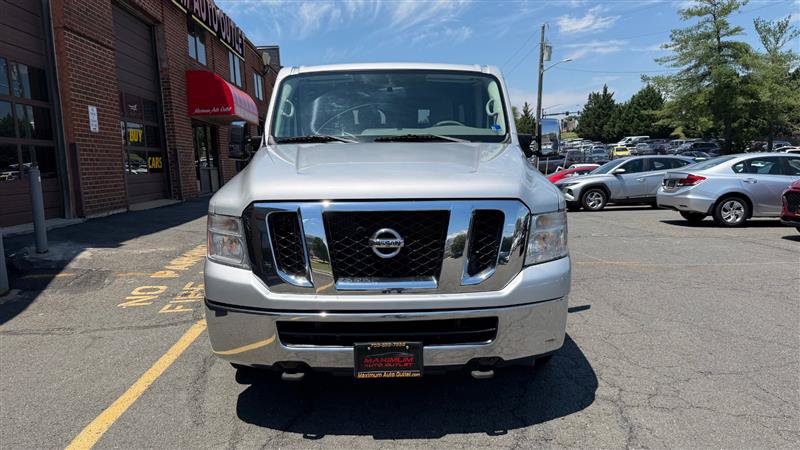 Used 2017 Nissan NV 3500 SV RWD image 2