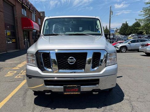 Used 2017 Nissan NV 3500 SV RWD image 2